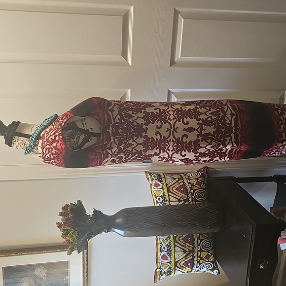 Maggy London Slimming Red/ Black Print Midi Dress, Excellent Condition, Size 6 - Picture 3 of 8